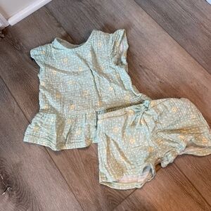 Floral and polka dot play set